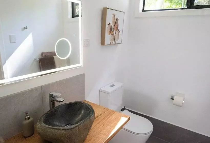 Airlie Beach Eco Cabins   Adults Only