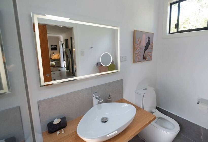 Airlie Beach Eco Cabins Adults Only