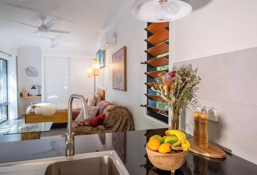 Airlie Beach Eco Cabins   Adults Only