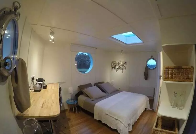 Aamiaismajoitus (B&B) Chambre D Hôtes Peniche Ophrys
