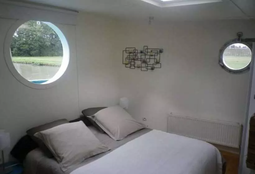 Aamiaismajoitus (B&B) Chambre D Hôtes Peniche Ophrys
