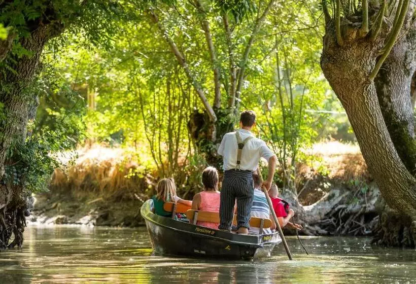Aamiaismajoitus (B&B) Chambres D'hôtes Le Tilleul