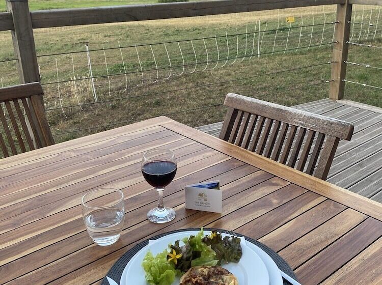 ベッドアンドブレックファースト Les Caselles