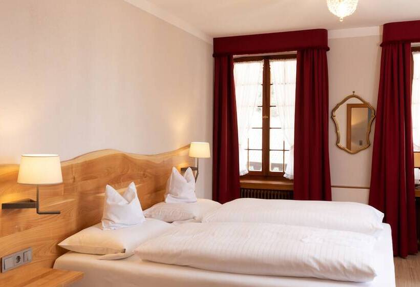 簡易ホテル Gasthaus Adler