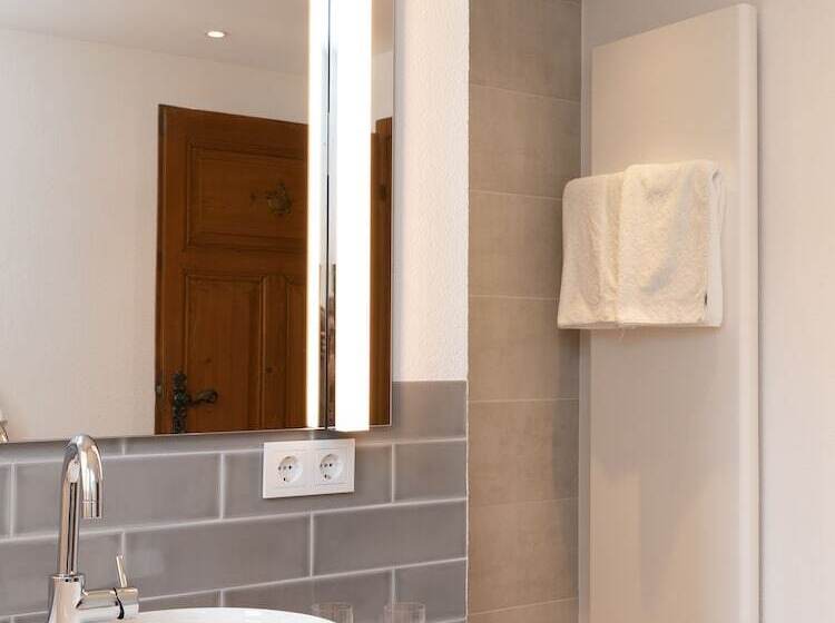 簡易ホテル Gasthaus Adler