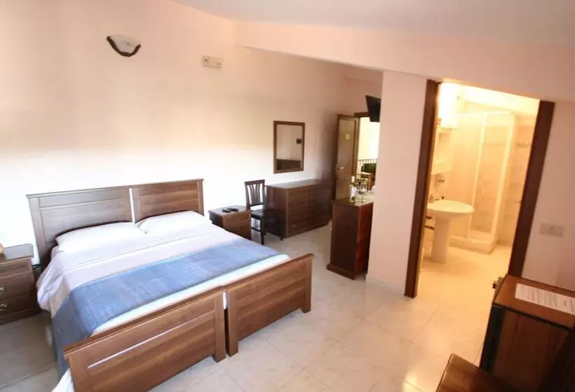 Hostelli Villa Del Colle