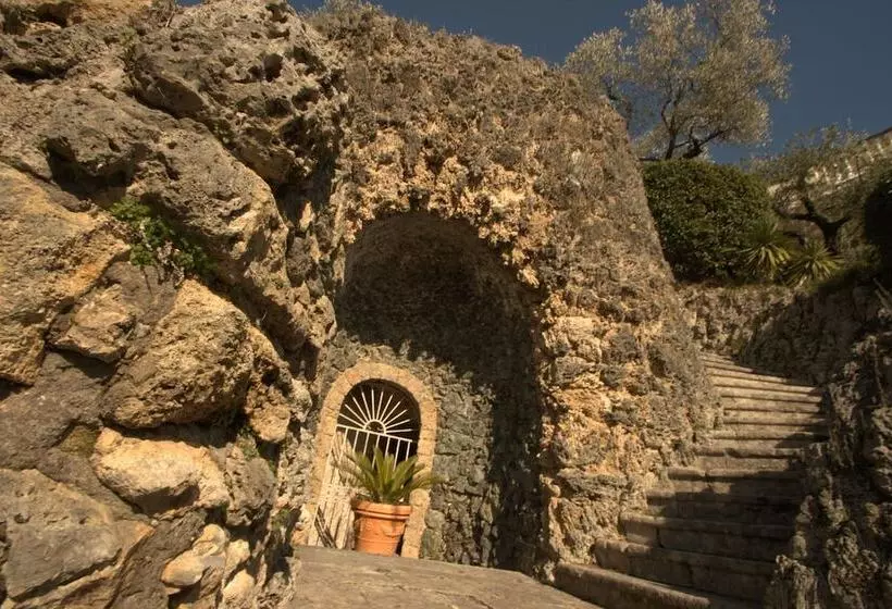 Hostelli Villa Del Colle