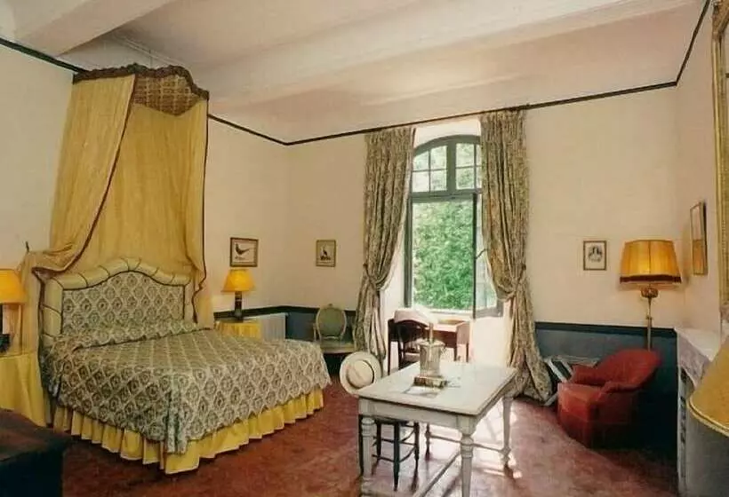 ホテル Château D'esparron