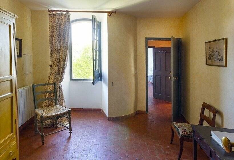 Отель Château D'esparron