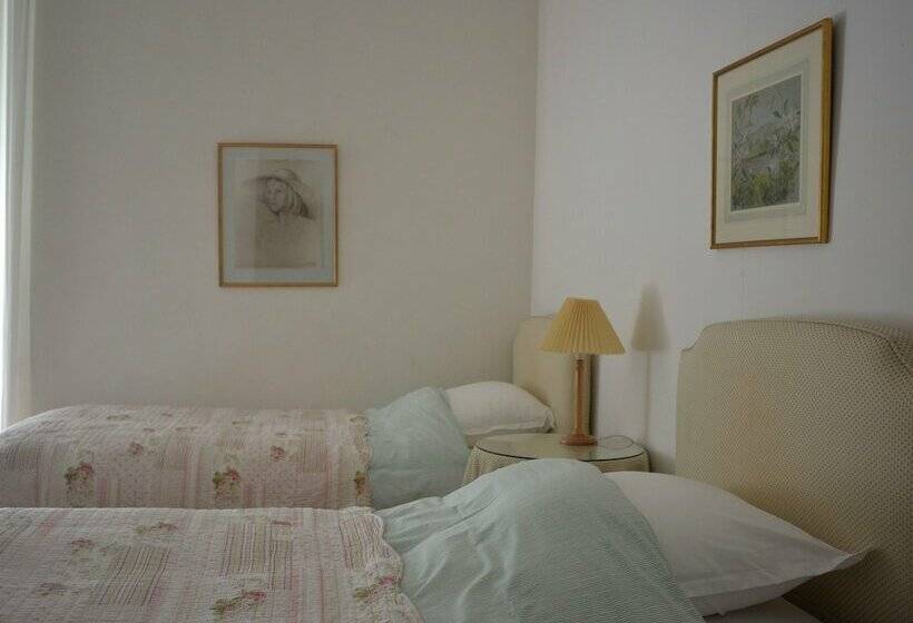 Отель Château D'esparron