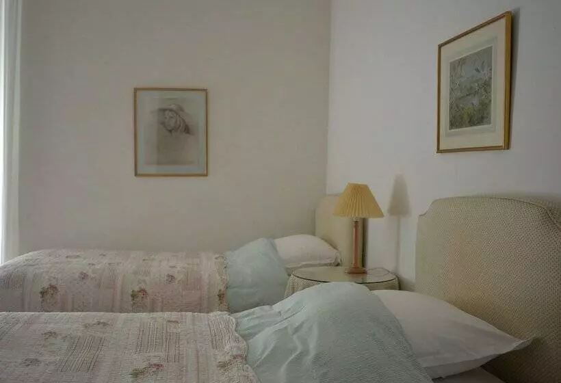 ホテル Château D'esparron