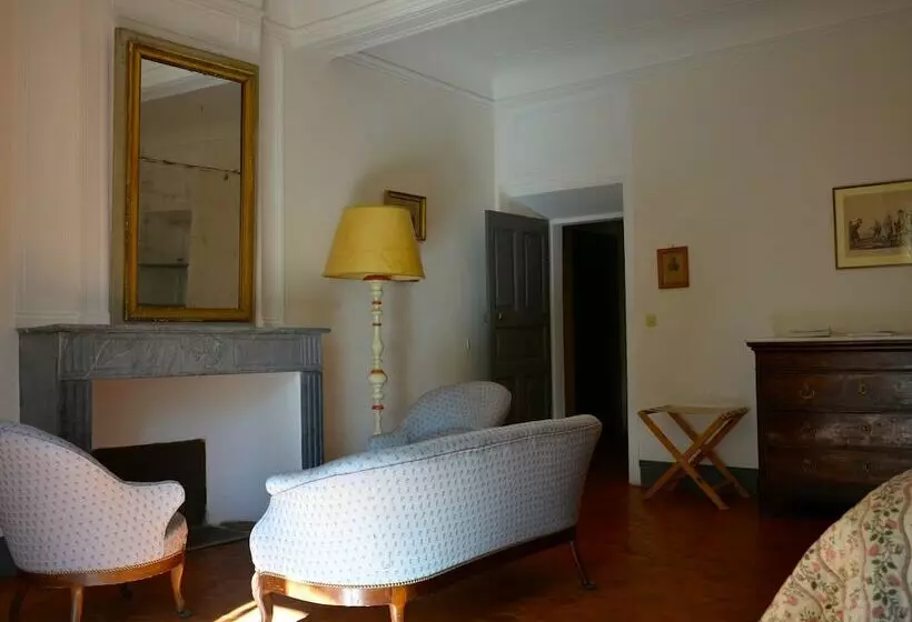 ホテル Château D'esparron