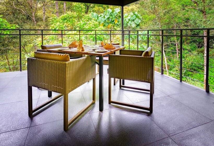 هتل Wayanad Wild Rainforest Lodge By Cgh Earth
