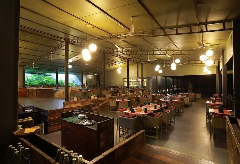 Hotelli Wayanad Wild Rainforest Lodge By Cgh Earth