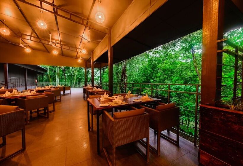 هتل Wayanad Wild Rainforest Lodge By Cgh Earth