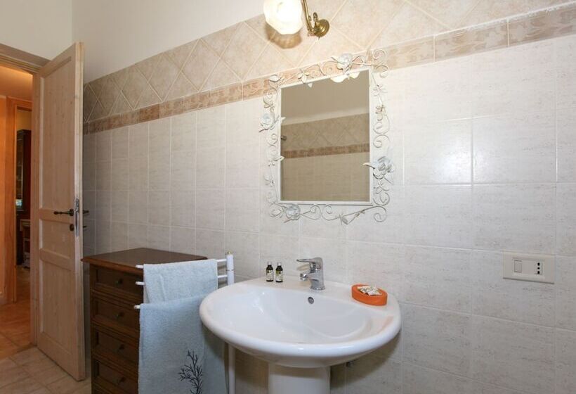 Modern Cottage In Graffignano Italy With Swimming Pool