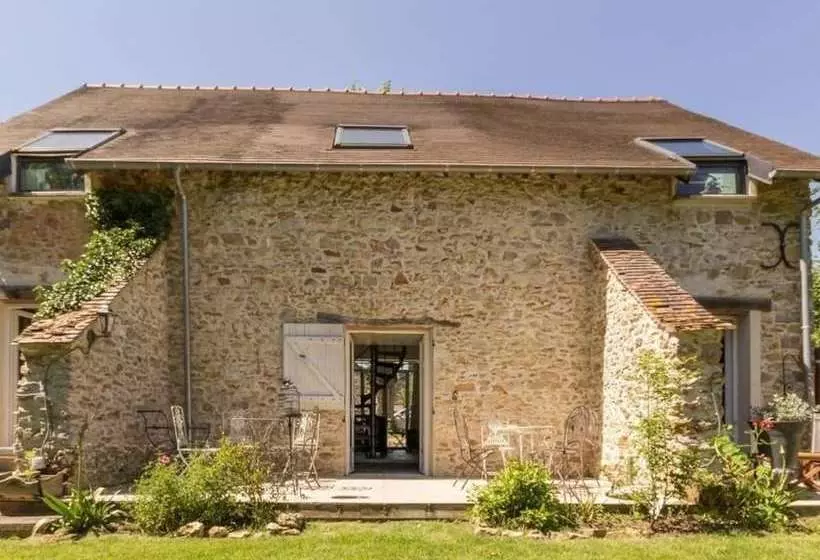 Majatalo La Grange De La Guesle