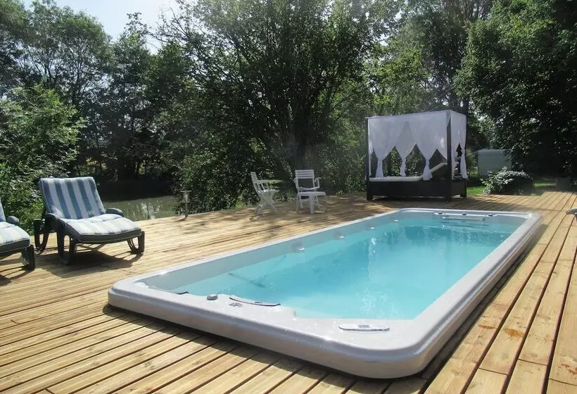 Majatalo Le Moulin Calme