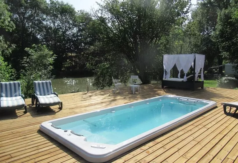 Majatalo Le Moulin Calme