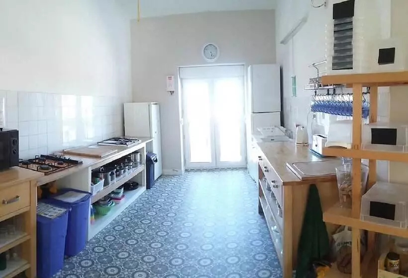 Sidsmums Travellers Retreat   Hostel