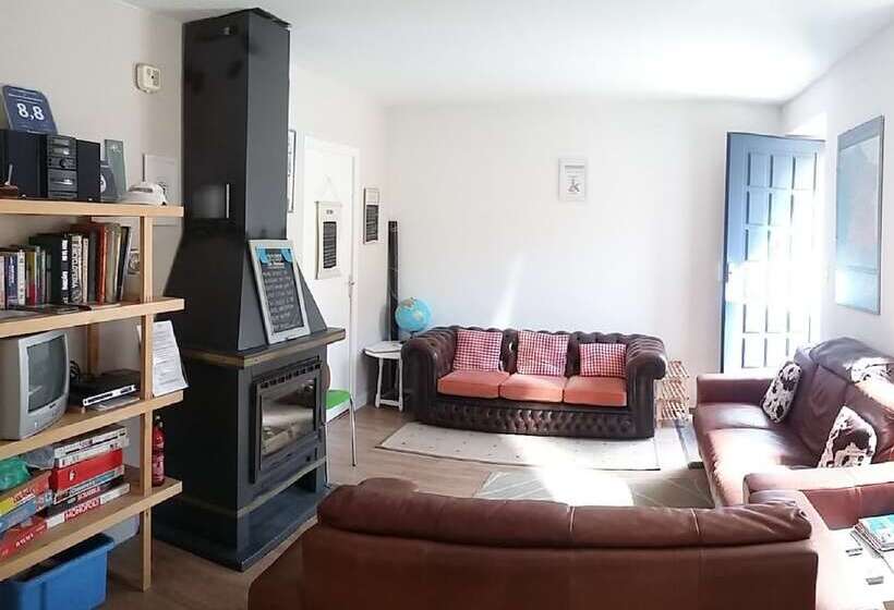 Sidsmums Travellers Retreat   Hostel