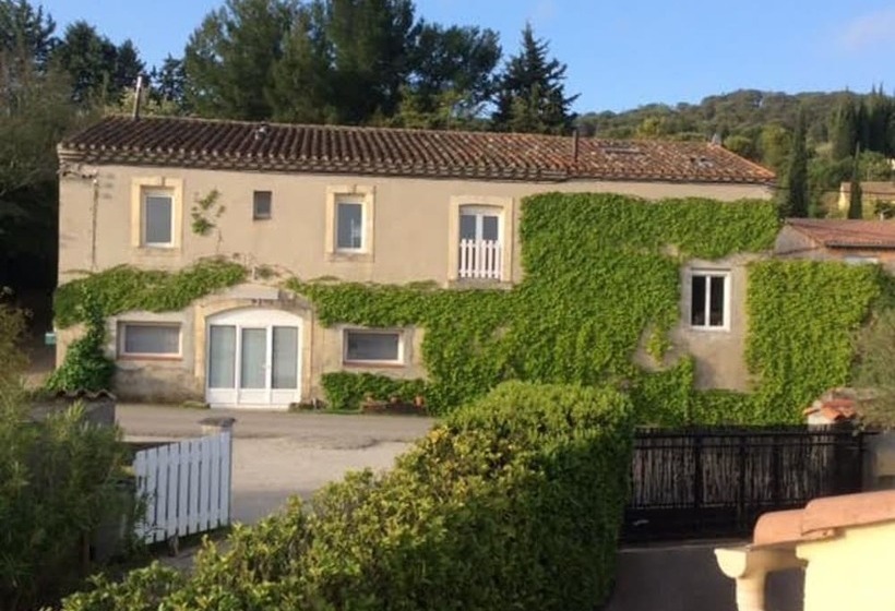 Sidsmums Travellers Retreat   Hostel