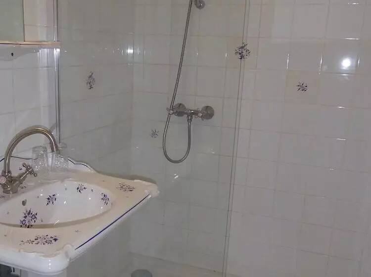 Aamiaismajoitus (B&B) Jouandassou