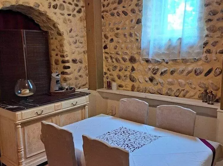 Aamiaismajoitus (B&B) Jouandassou