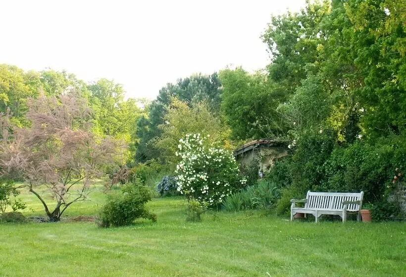 Aamiaismajoitus (B&B) Jouandassou