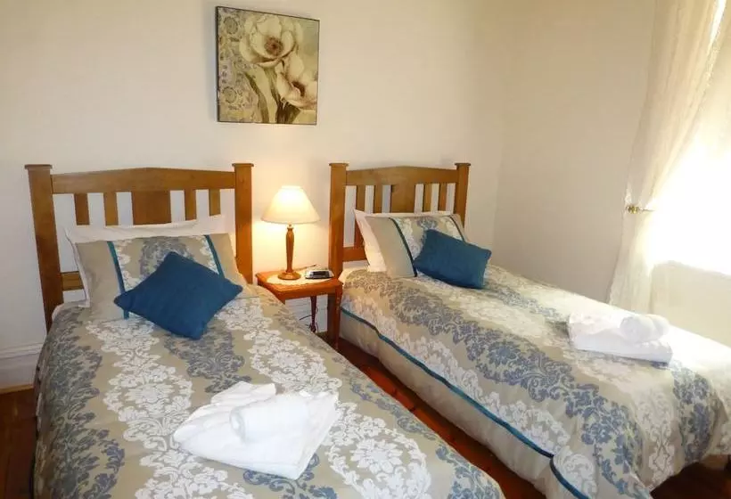 Cherry Tree Lodge Bed And Breakfast