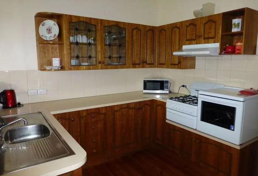 Cherry Tree Lodge Bed And Breakfast