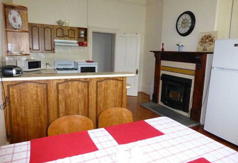 Cherry Tree Lodge Bed And Breakfast