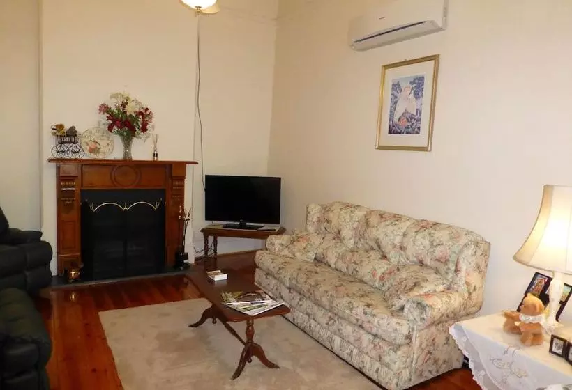 Cherry Tree Lodge Bed And Breakfast