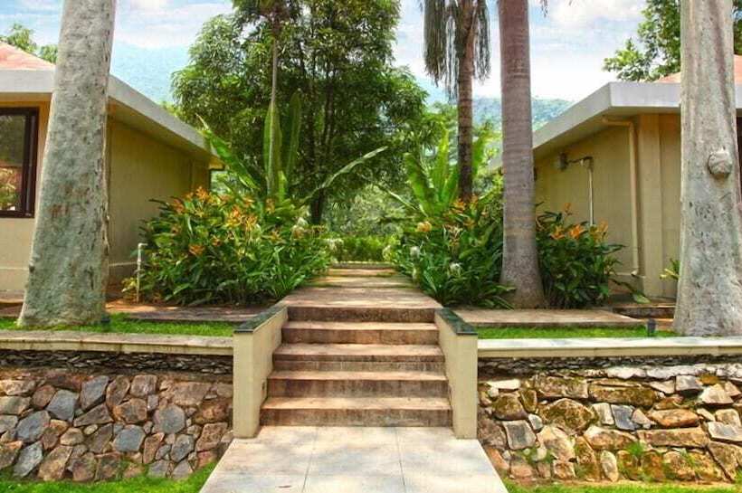 Hotel Aranya Nivas Resort