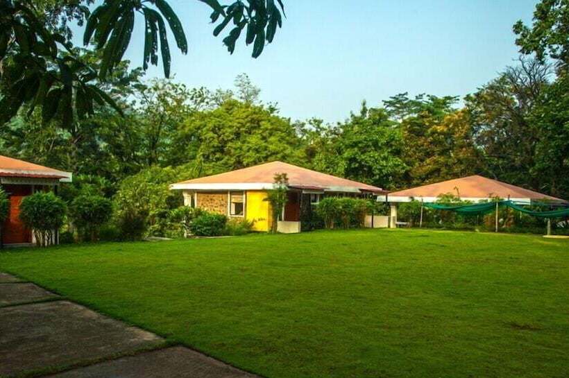 Hotel Aranya Nivas Resort