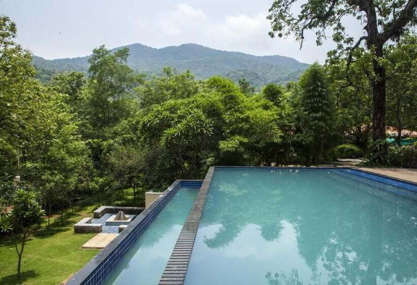 Hotel Aranya Nivas Resort