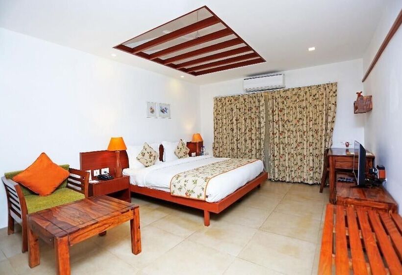 Hotel Aranya Nivas Resort