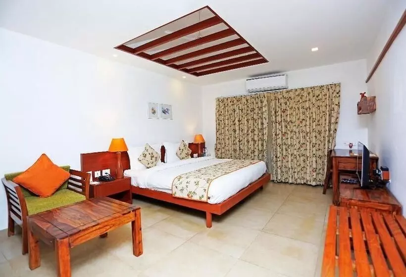 Hotelli Aranya Nivas Resort