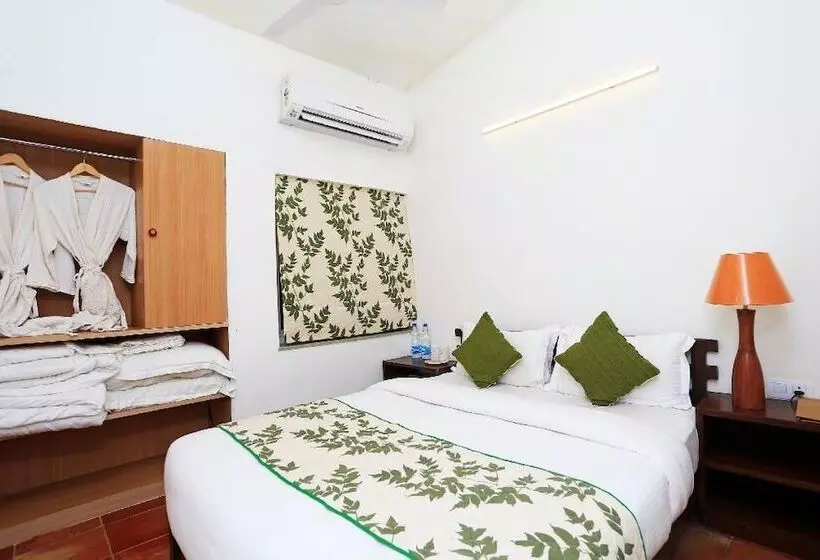 Hotelli Aranya Nivas Resort