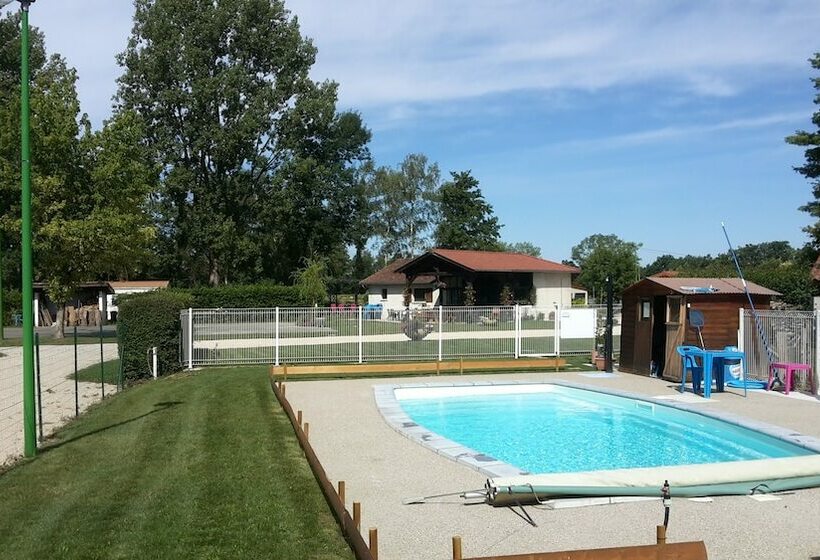 ホテル Camping Paradis Des Dombes