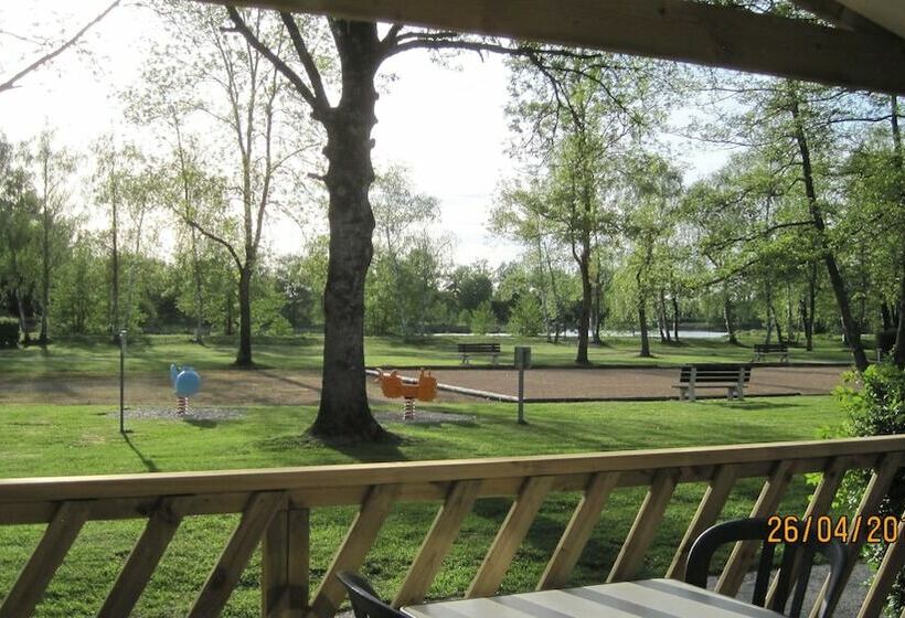 ホテル Camping Paradis Des Dombes