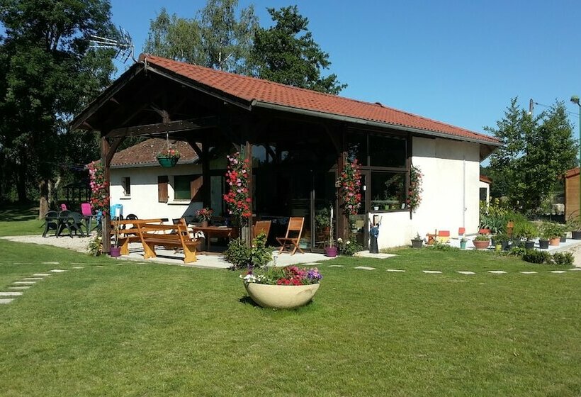 ホテル Camping Paradis Des Dombes