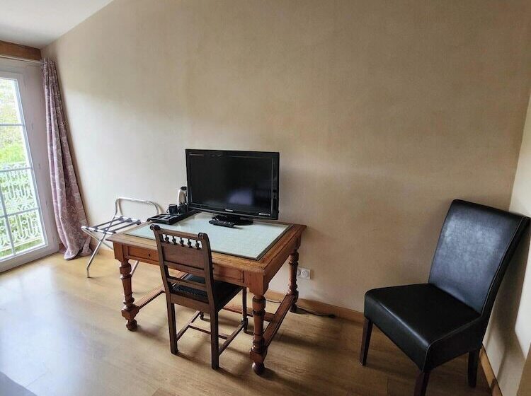 Отель Hôtel La Tour Perrier