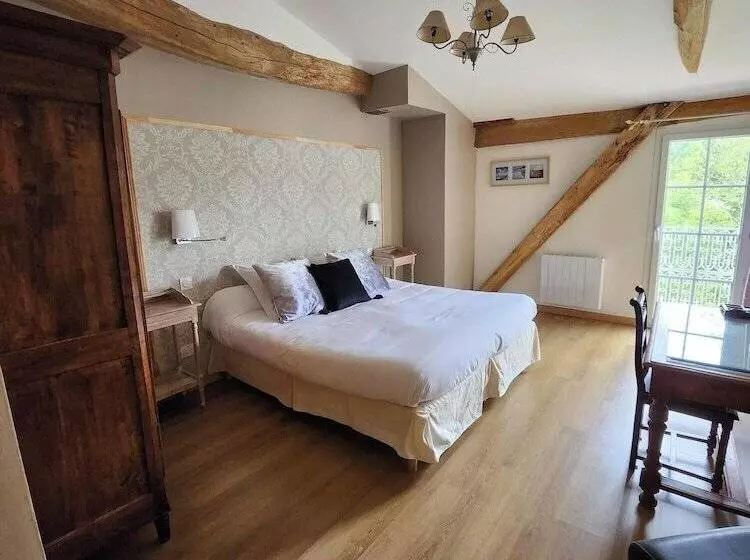 Hotelli Hôtel La Tour Perrier