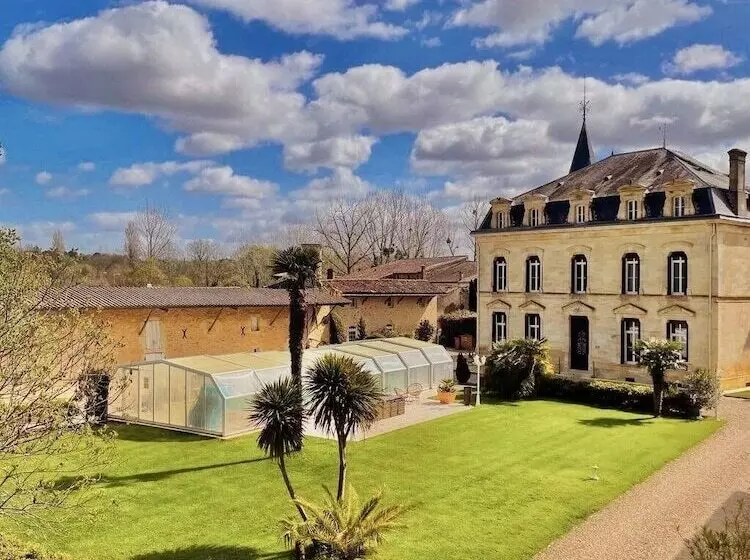 Hotelli Hôtel La Tour Perrier