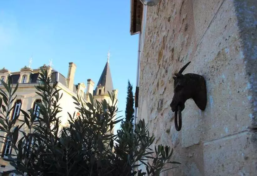 Hotelli Hôtel La Tour Perrier