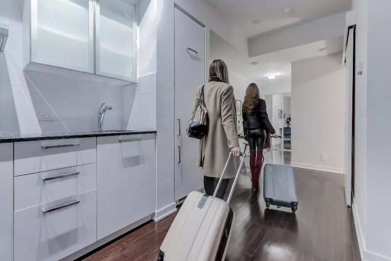 هتل Noel Suitesyork St And Lakeshore Blvd