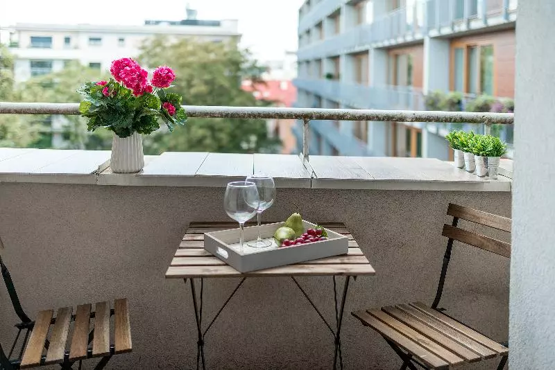هتل Emili Plater 12 P&o Apartments