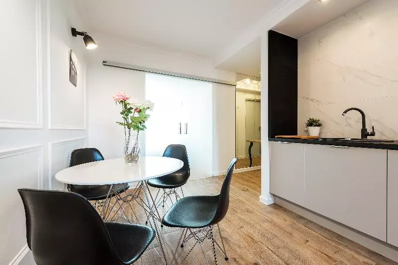 هتل Emili Plater 12 P&o Apartments
