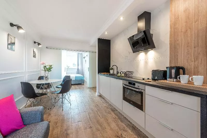 هتل Emili Plater 12 P&o Apartments